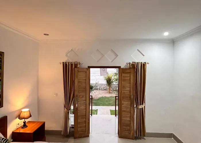 Penyon House 4*